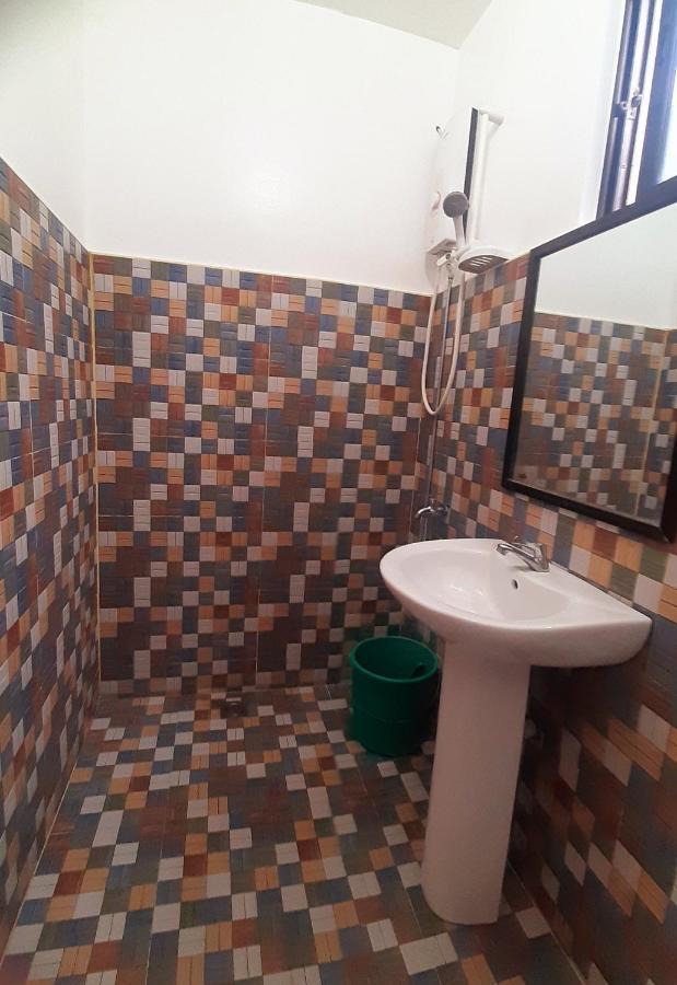 A&C Aquino Guesthouse Moalboal Eksteriør bilde