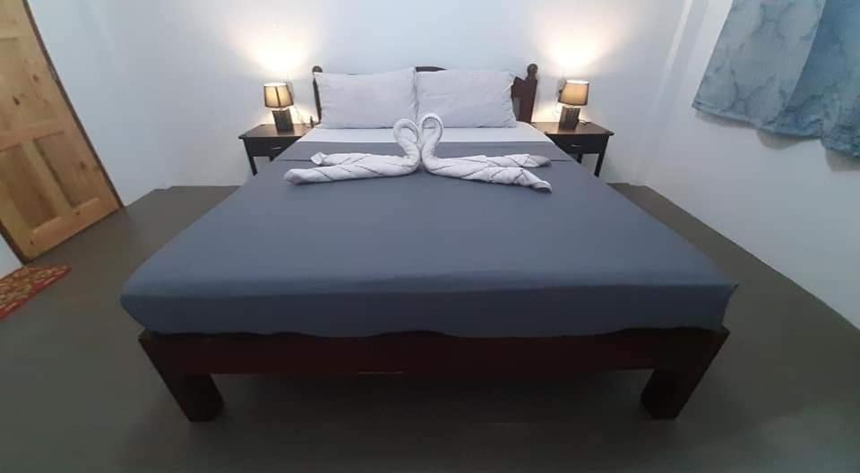 A&C Aquino Guesthouse Moalboal Eksteriør bilde