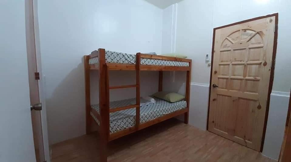 A&C Aquino Guesthouse Moalboal Eksteriør bilde