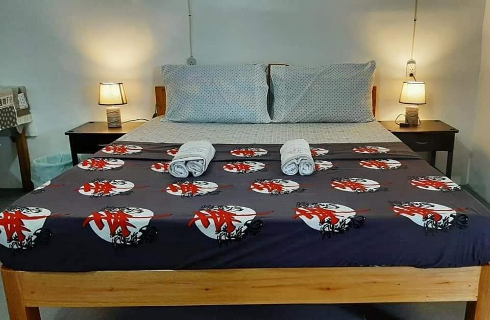 A&C Aquino Guesthouse Moalboal Eksteriør bilde