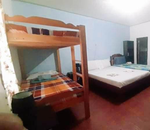 A&C Aquino Guesthouse Moalboal Eksteriør bilde